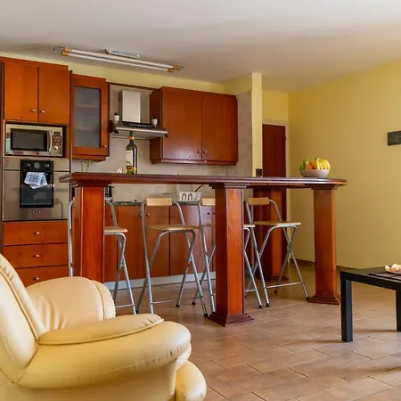 Apartment Gold Feathers Agia Napa