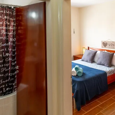 Apartment Gold Feathers Agia Napa