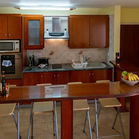 Apartment Gold Feathers *